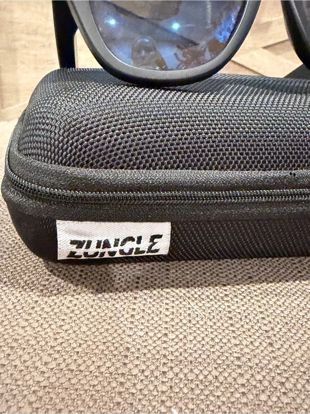 ZUNGLE Bluetooth Audio Smart Sunglasses – Polarized Lenses – Complete Set